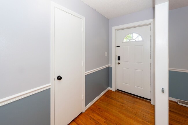 Building Photo - 3 Bedroom 2 Bath Home in Kings Grant - Summerville