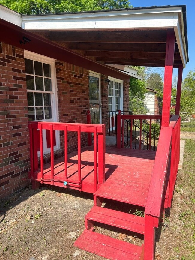 Building Photo - 4539 Bluff Rd