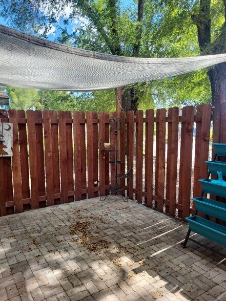 private patio off bedroom - 703 N Walnut St