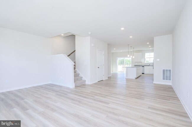 Building Photo - 450 Seeback Dr