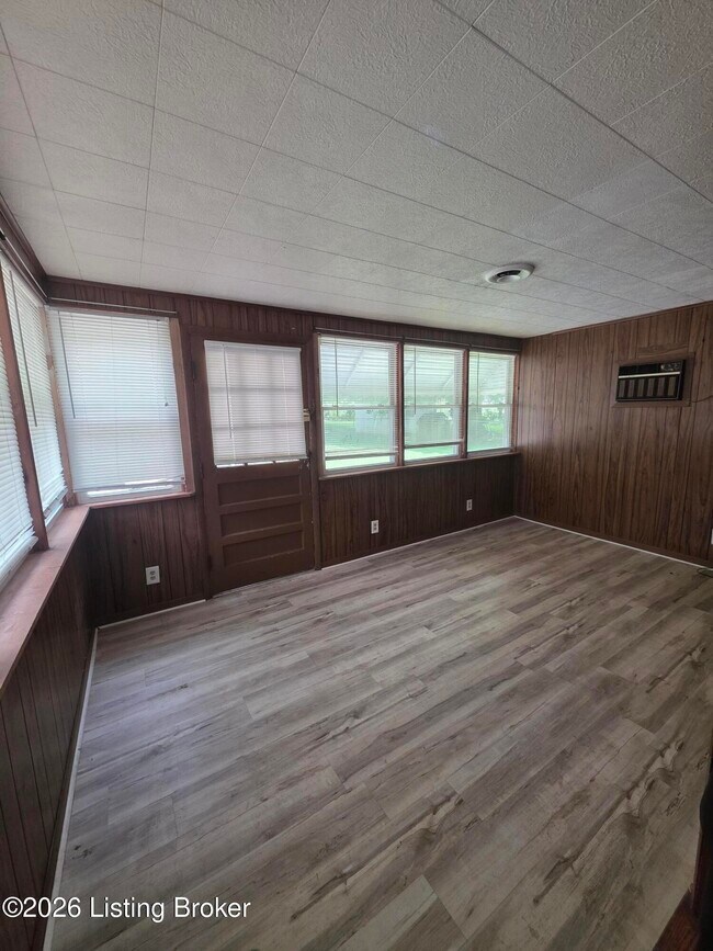 Building Photo - 226 Granvil Dr
