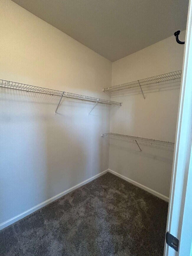 Building Photo - Beautiful 2 bd 2 bath Condo in Folsom