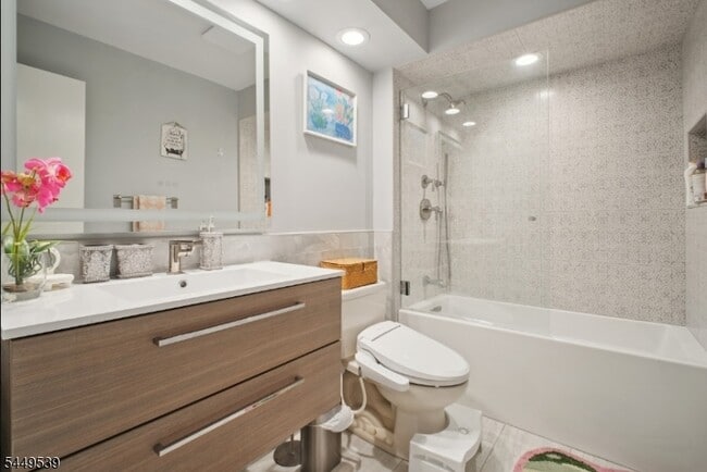Building Photo - 5 Trombley Dr
