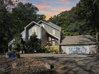 Building Photo - 13900 Hill Ridge Dr