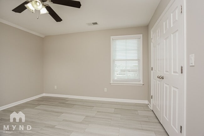 Building Photo - 4751 W Petite Lp