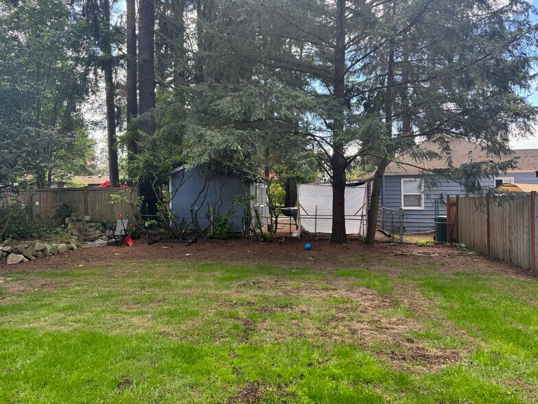 Building Photo - 1509 N 143rd St