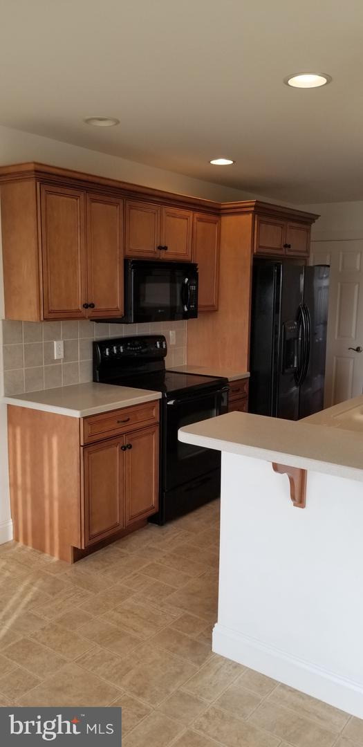 Building Photo - 785 Oak Leaf Ln