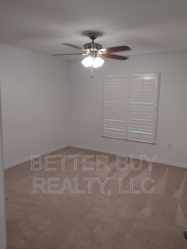 Building Photo - 16 Kalendar Ct