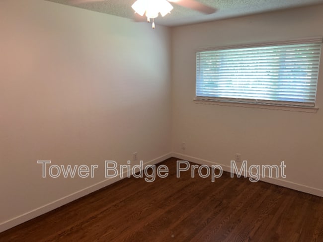 Building Photo - 8935 Leedy Ln