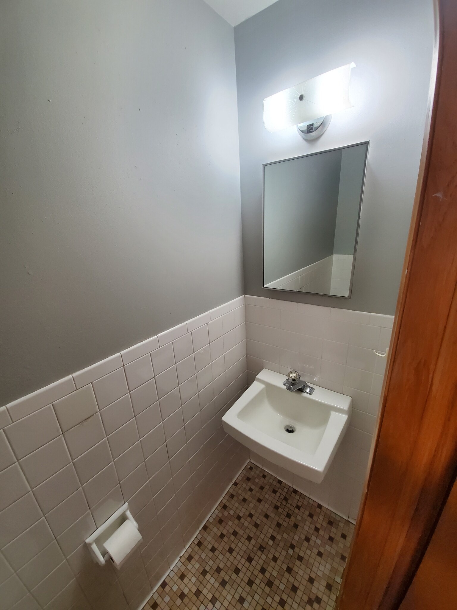 Building Photo - 4000 Cleveland St NE