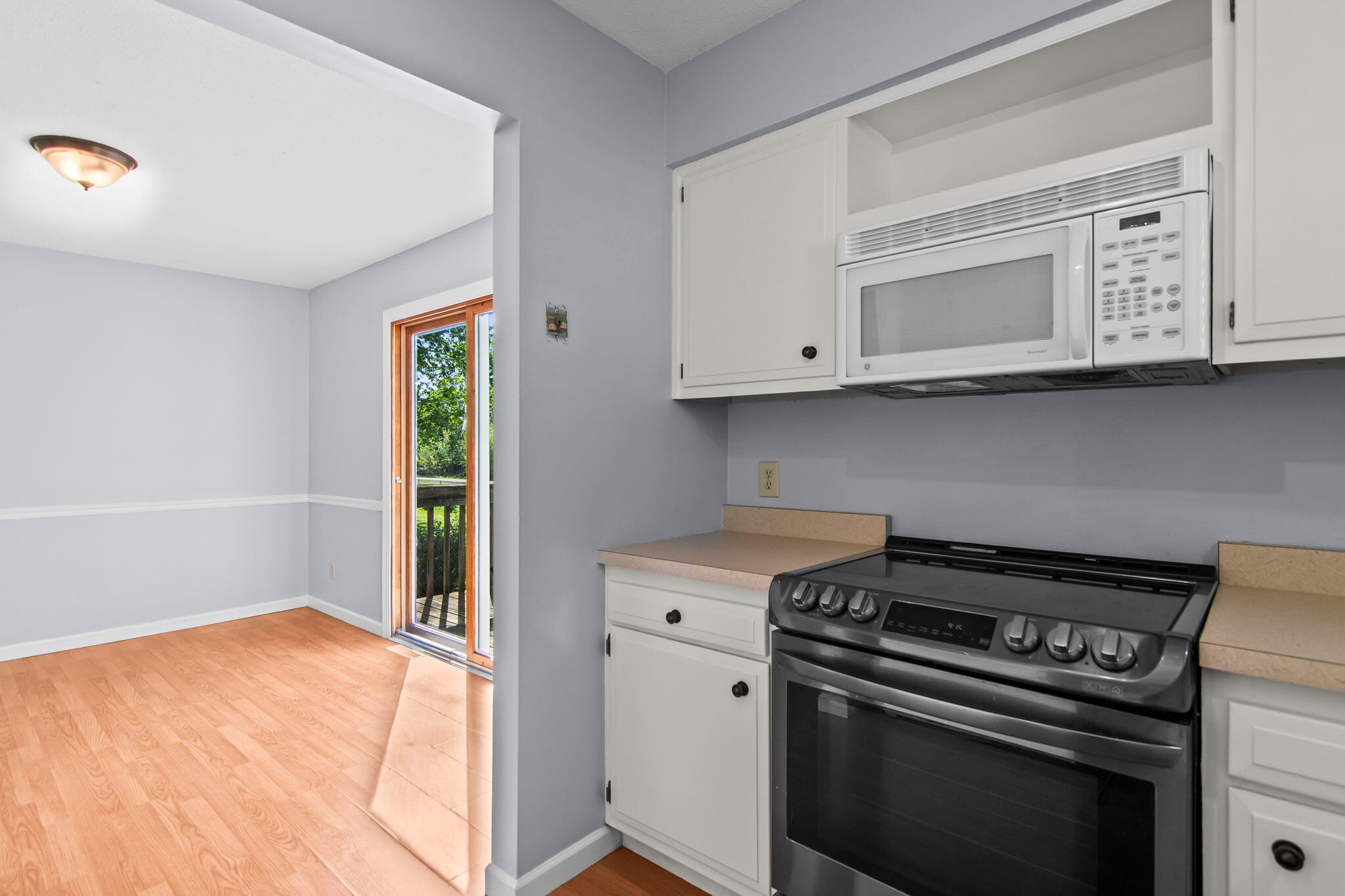 Building Photo - 204 Saxon Dr