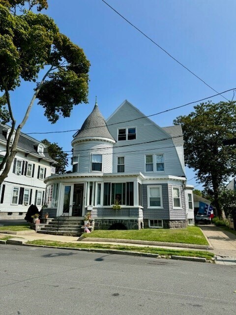 Building Photo - 20 Peirce Rd