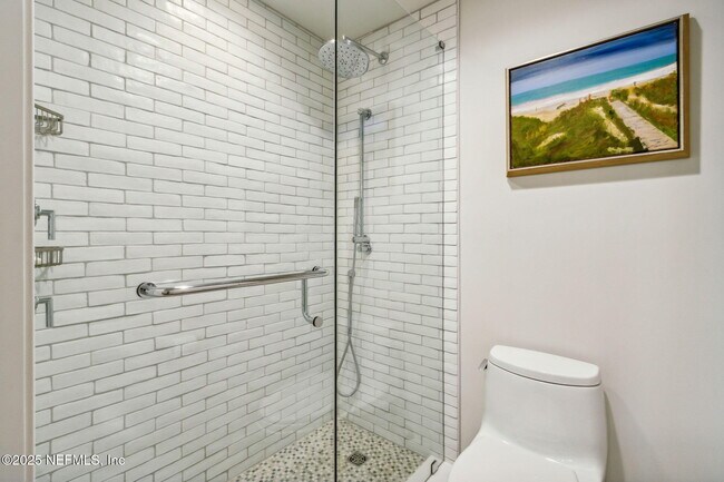Building Photo - 426 Beachside Pl