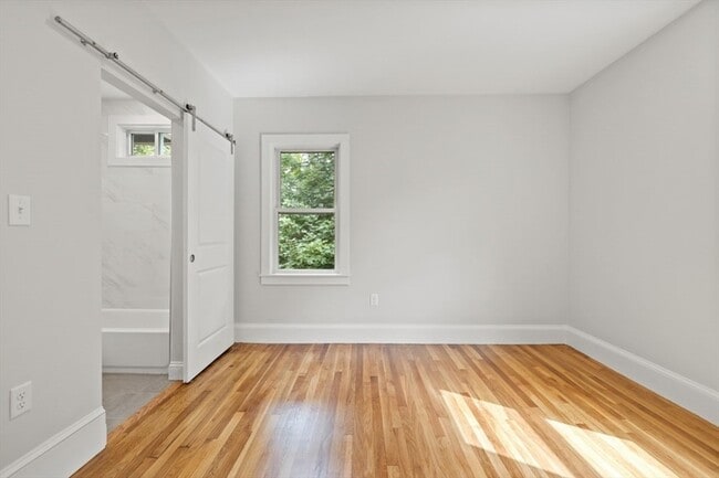 Building Photo - 580 Ashmont St