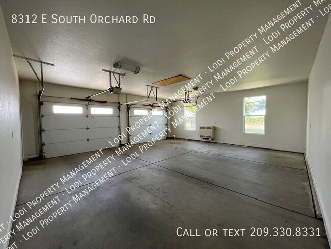 Building Photo - 8312 E Orchard Rd