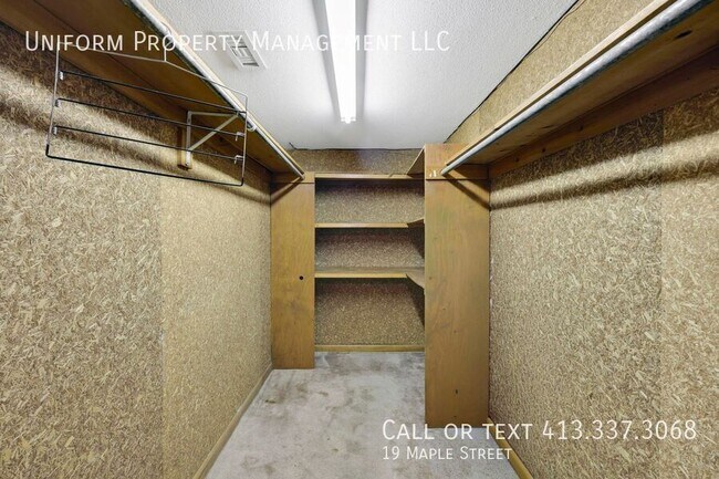 Building Photo - 19 Maple St