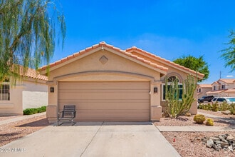 Building Photo - 2015 E Glenhaven Dr