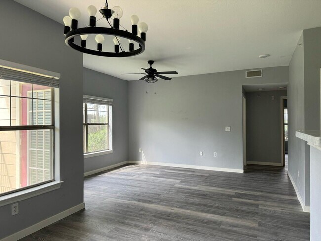 Building Photo - 2320 Gracy Farms Ln