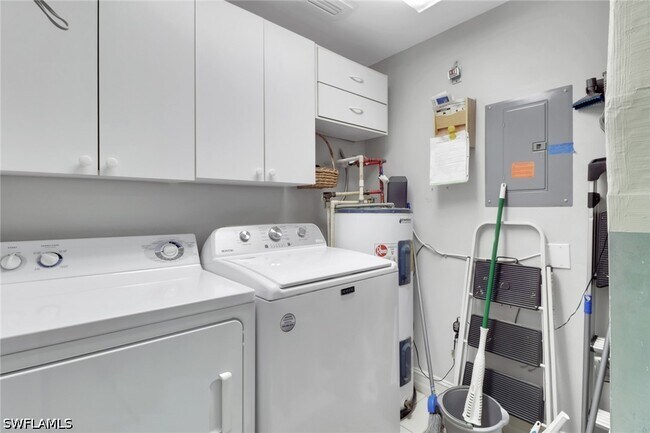 Building Photo - 7823 Regal Heron Cir