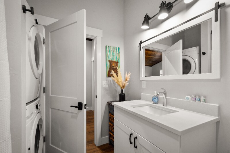 Building Photo - 916 Jensen Rd