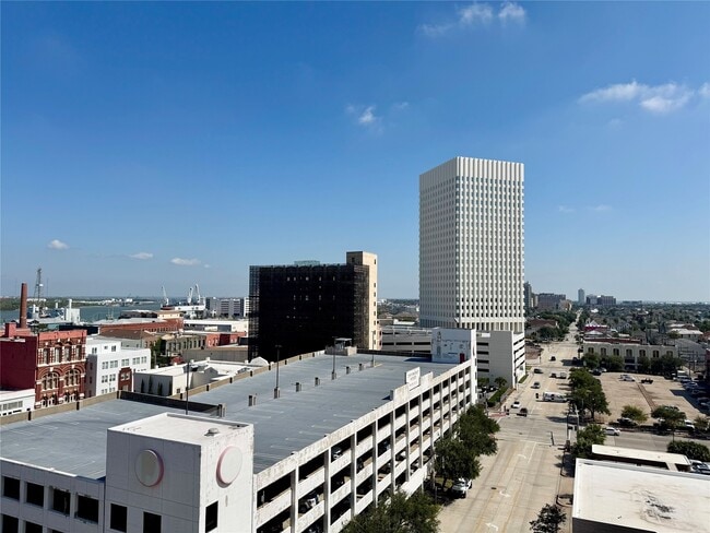 Building Photo - 2201 Market St