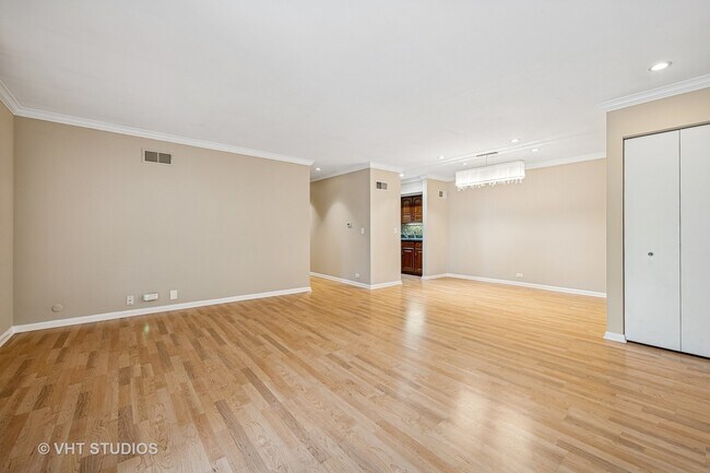 Building Photo - 563 Shorely Dr