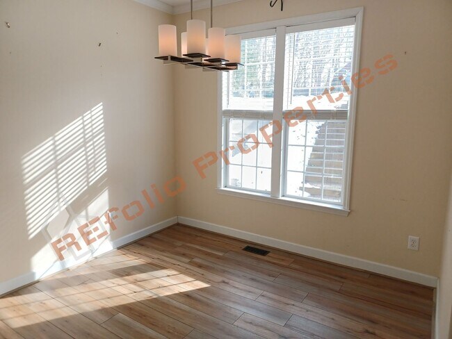 Building Photo - Beautiful 3 Bedroom Home w/a Bonus Room + Semi-furnished Basement in a 1 acre lot @ Hideaway Esta...