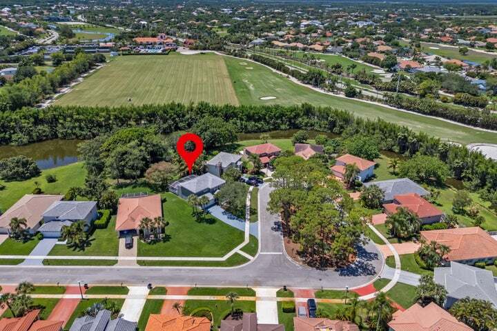 Building Photo - 1527 S Club Dr