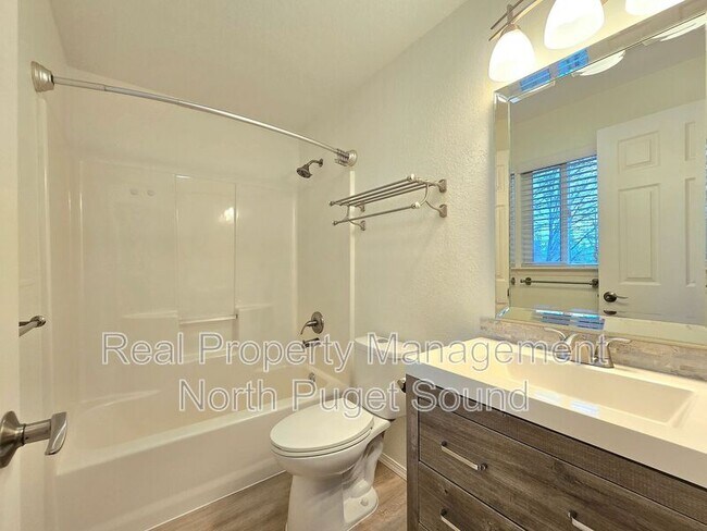 Building Photo - 8311 15th Pl NE