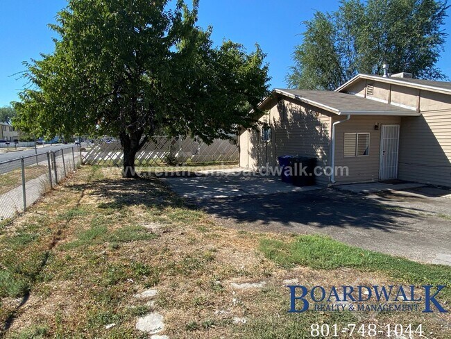 Building Photo - 1453 2320 S