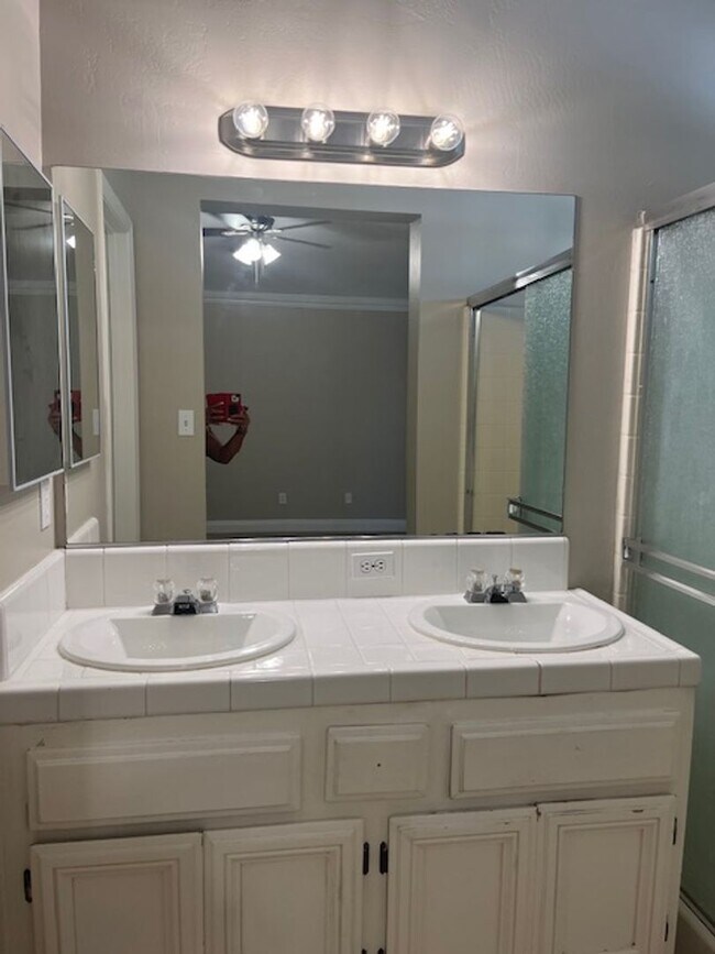 Building Photo - 8820 Winlock St