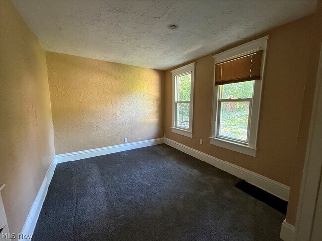Building Photo - 1076 Ackley St