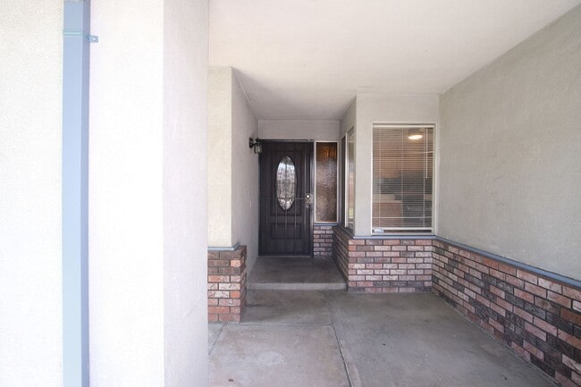 Building Photo - Cozy 3-Bedroom, 2-Bath Home