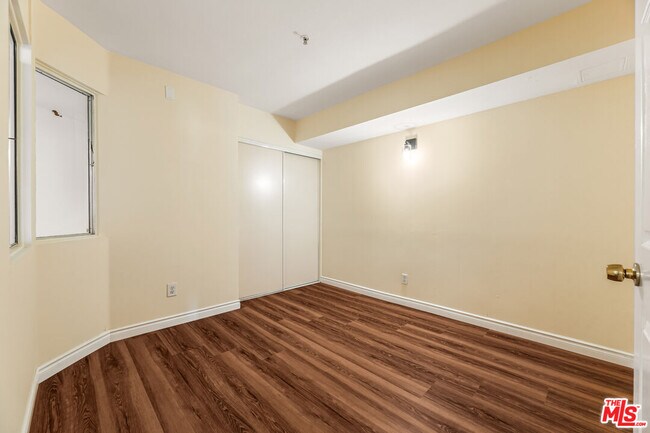 Building Photo - 4755 Templeton St