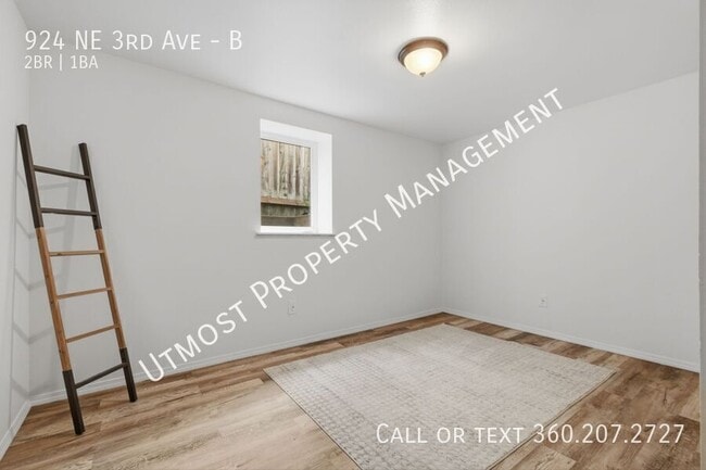 Building Photo - 924 NE 3rd Ave