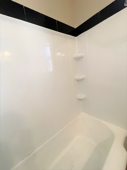 Building Photo - 5712 Phillips Ave