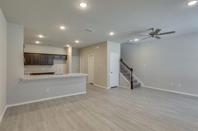 Building Photo - 2816 Bellflower Dr