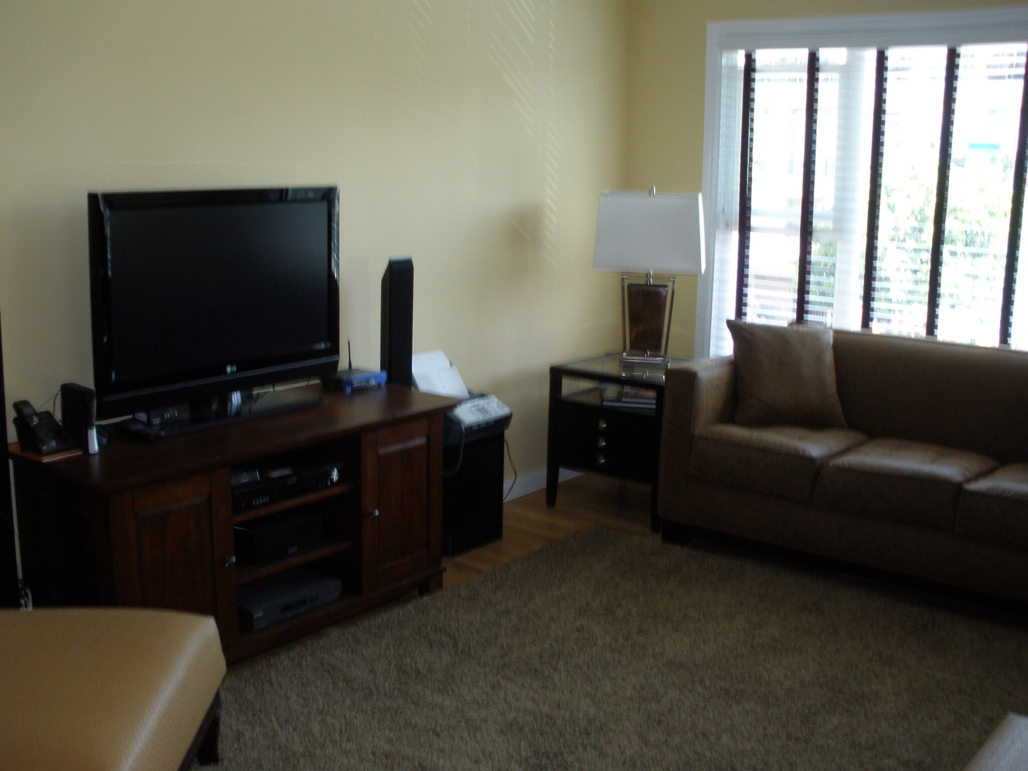 Building Photo - 1334 E 1st St