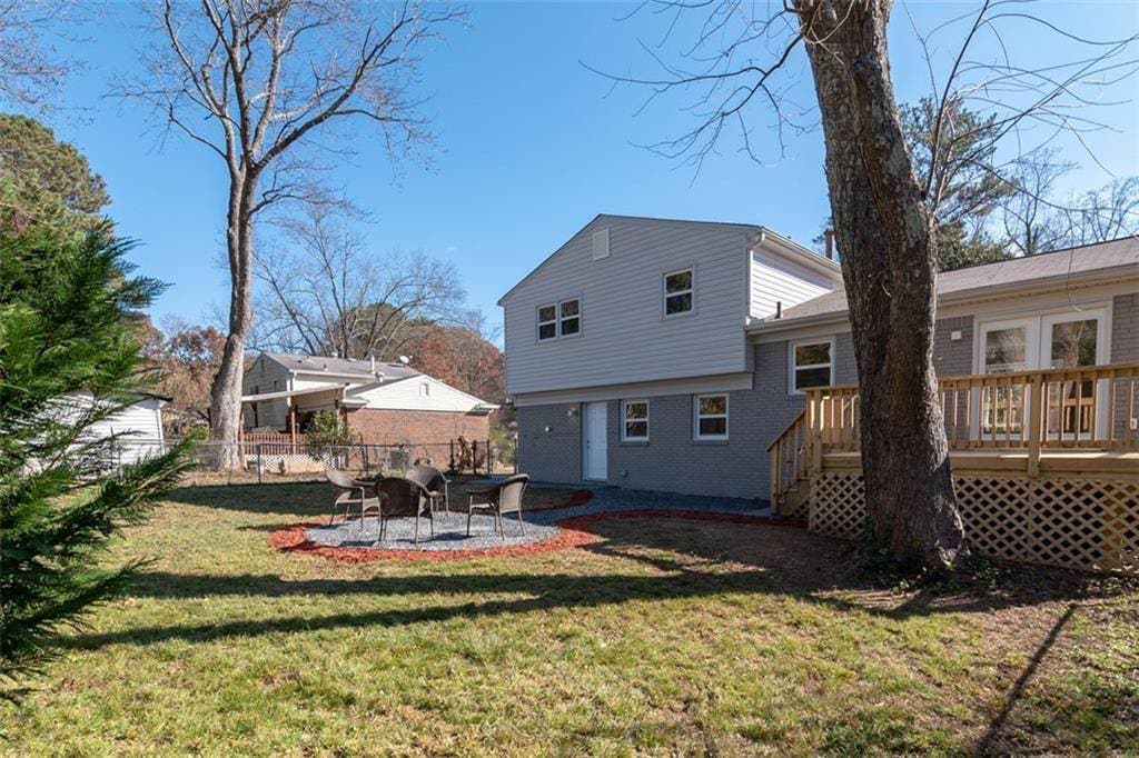 Building Photo - Room in House on Trafalgar Way