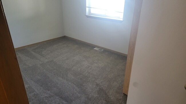 Building Photo - Nice 3 bedroom Duplex in the Valley