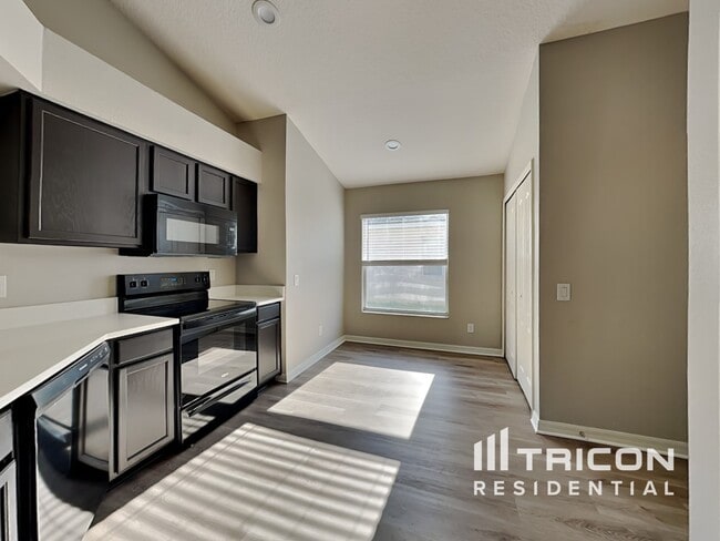 Building Photo - 31333 Heatherstone Dr