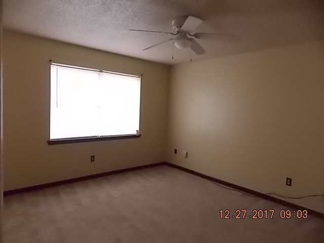 Building Photo - Home For Rent