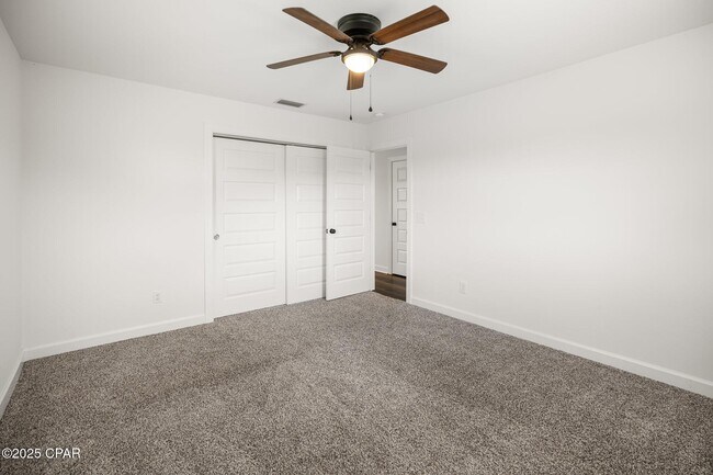 Building Photo - 2610 E 40th Plaza