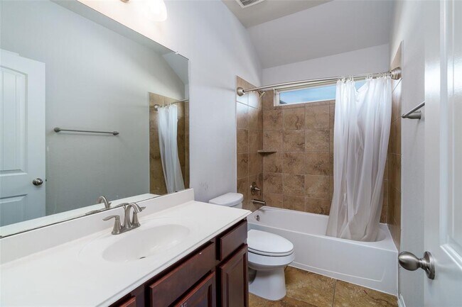 Building Photo - 219 Denfield Ct