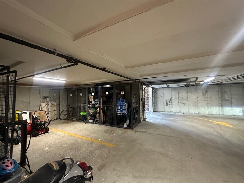 Building Photo - 22 Linden Ave