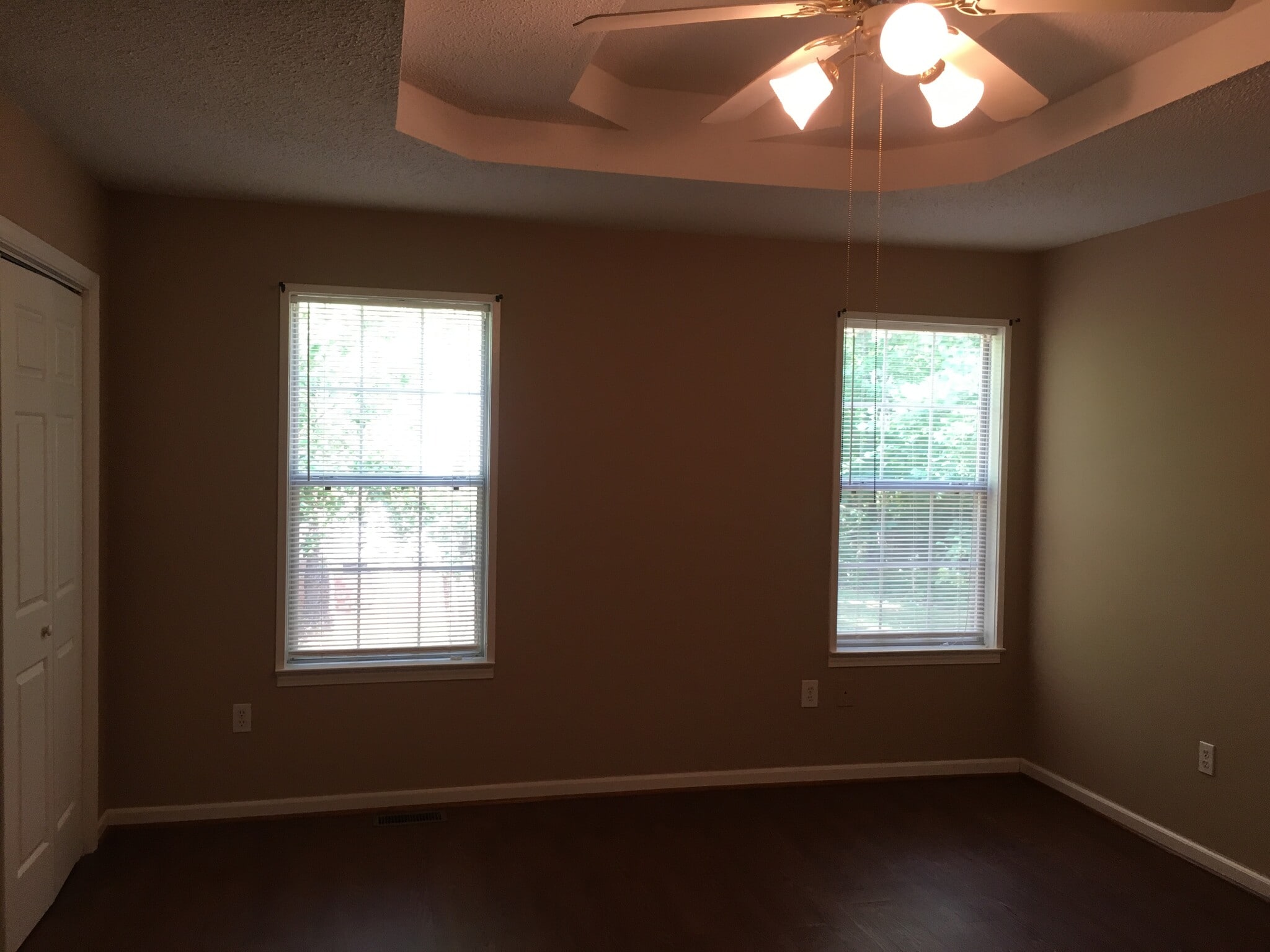 Master Bedroom - 9 Silver Spur Ct