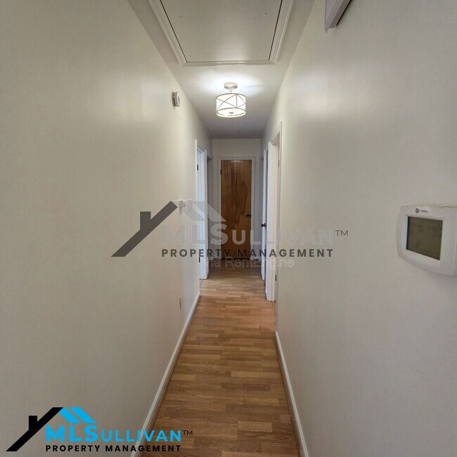 Building Photo - 2601 Cohnwood Dr