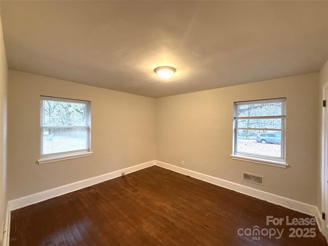 Building Photo - 1522 Browns Ave