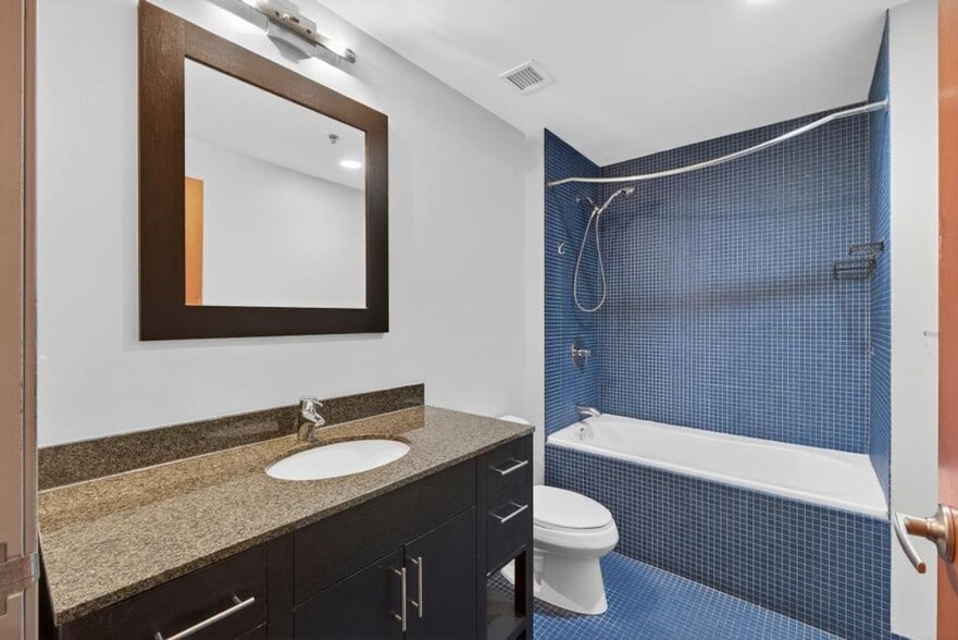 Building Photo - 1136 Washington Ave