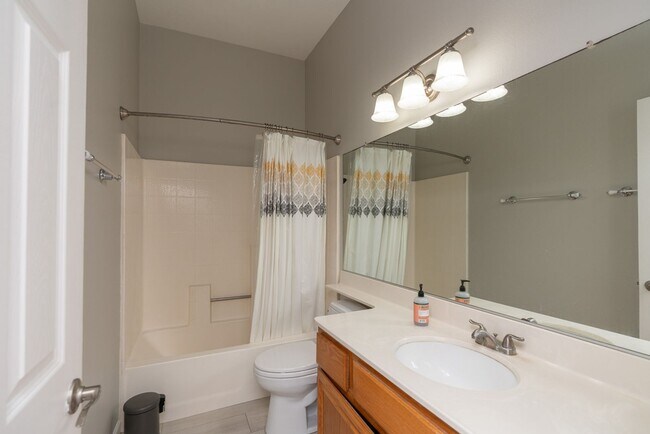 Building Photo - 3 Bedroom Townhome in the Monte Rio Community of Rancho Peñasquitos